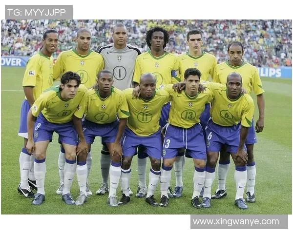 回顾前几届足球明星的辉煌历程与传奇故事展现足球的魅力与激情